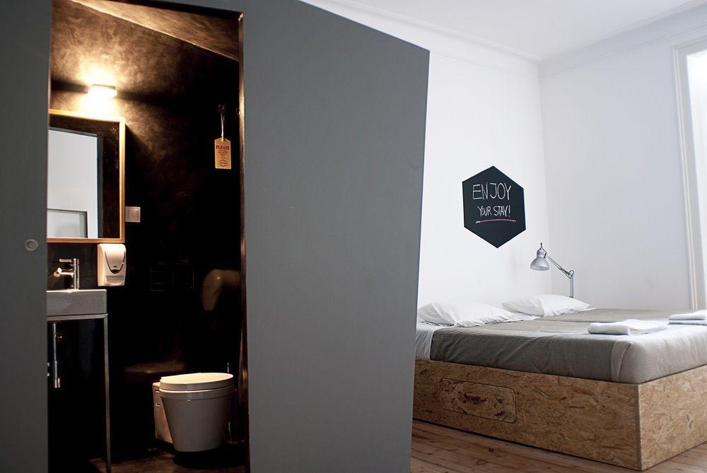 No Limit Bairro Alto Hostel Lisbon Luaran gambar