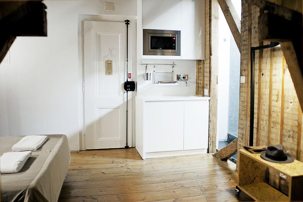 No Limit Bairro Alto Hostel Lisbon Luaran gambar