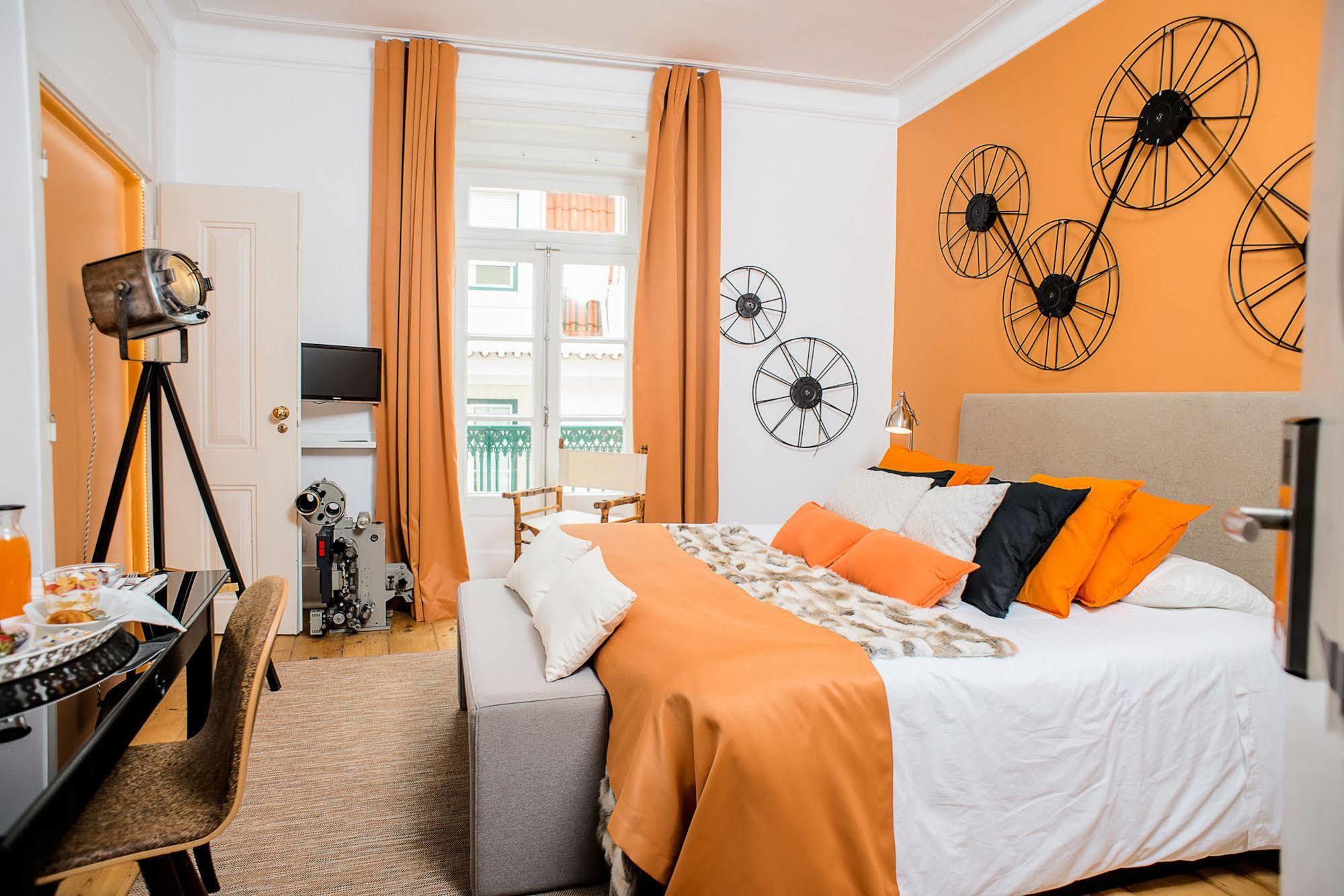 No Limit Bairro Alto Hostel Lisbon Luaran gambar