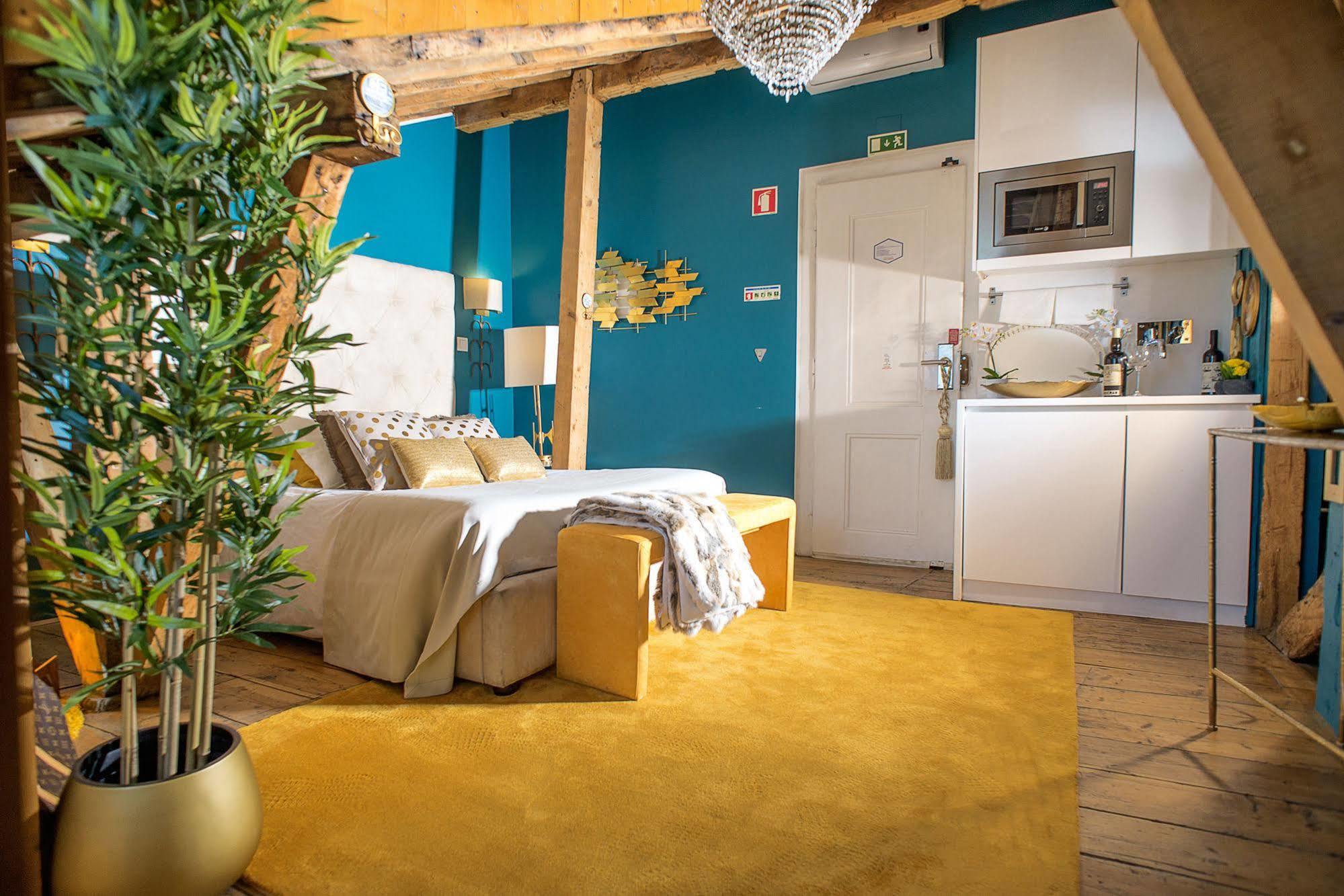 No Limit Bairro Alto Hostel Lisbon Luaran gambar