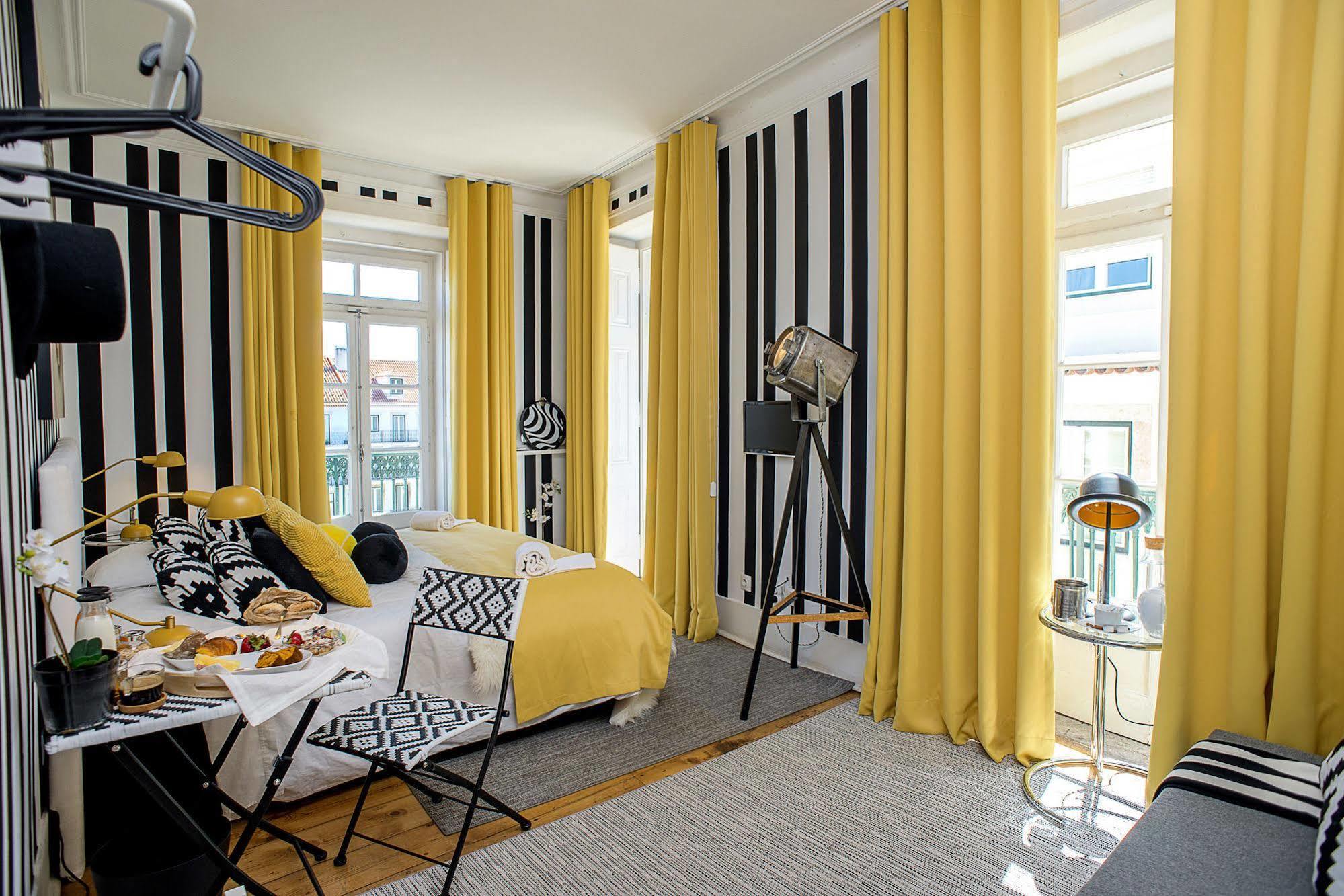 No Limit Bairro Alto Hostel Lisbon Luaran gambar