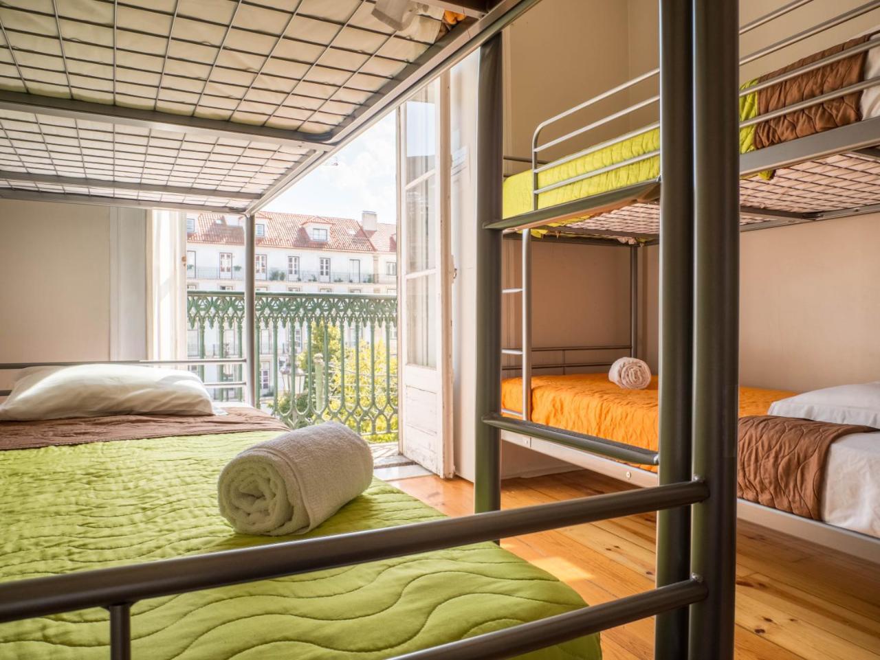 No Limit Bairro Alto Hostel Lisbon Luaran gambar