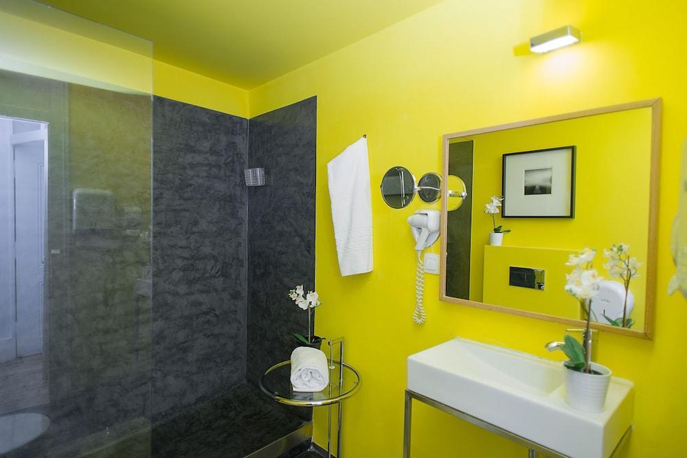 No Limit Bairro Alto Hostel Lisbon Luaran gambar